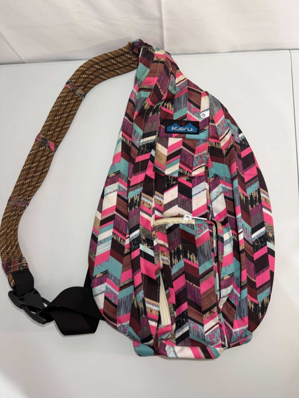 KAVU Rope Sling Backpack Large Size Chevron Pink Teal Crossbody Bag